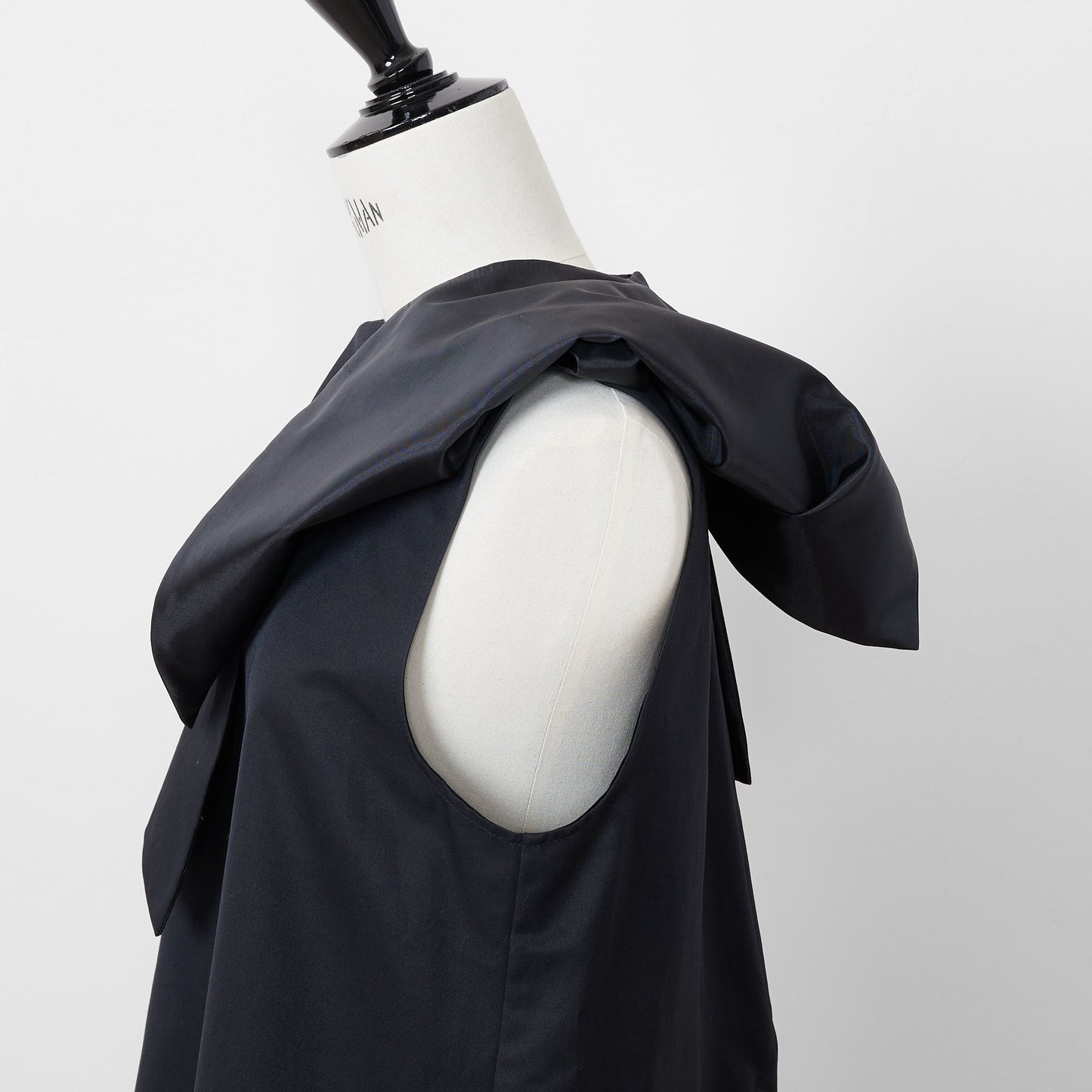 Layer Cape BL